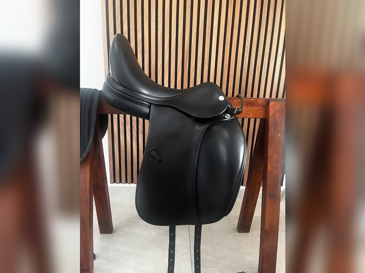 Selle de dressage Prestige X-D2 - 17 Pouces Comme Neuve