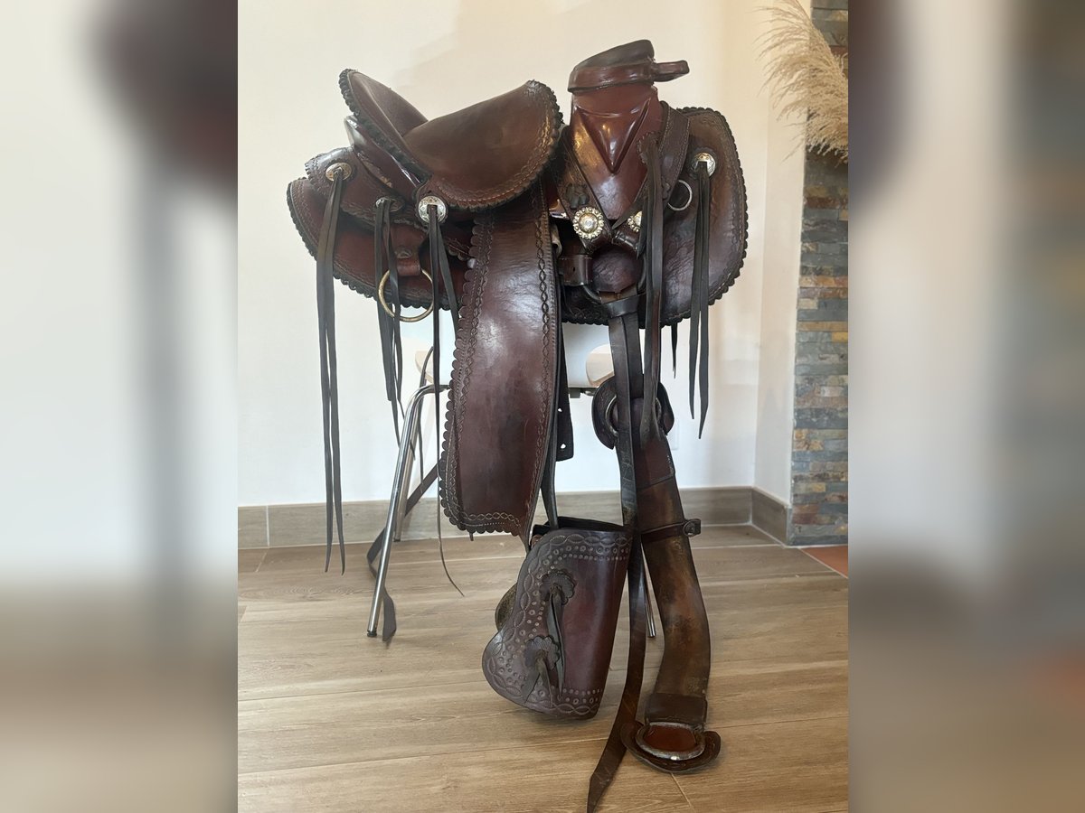 Selle mexicaine de grande qualité (originale) avec collier de chasse et 2 tapis 