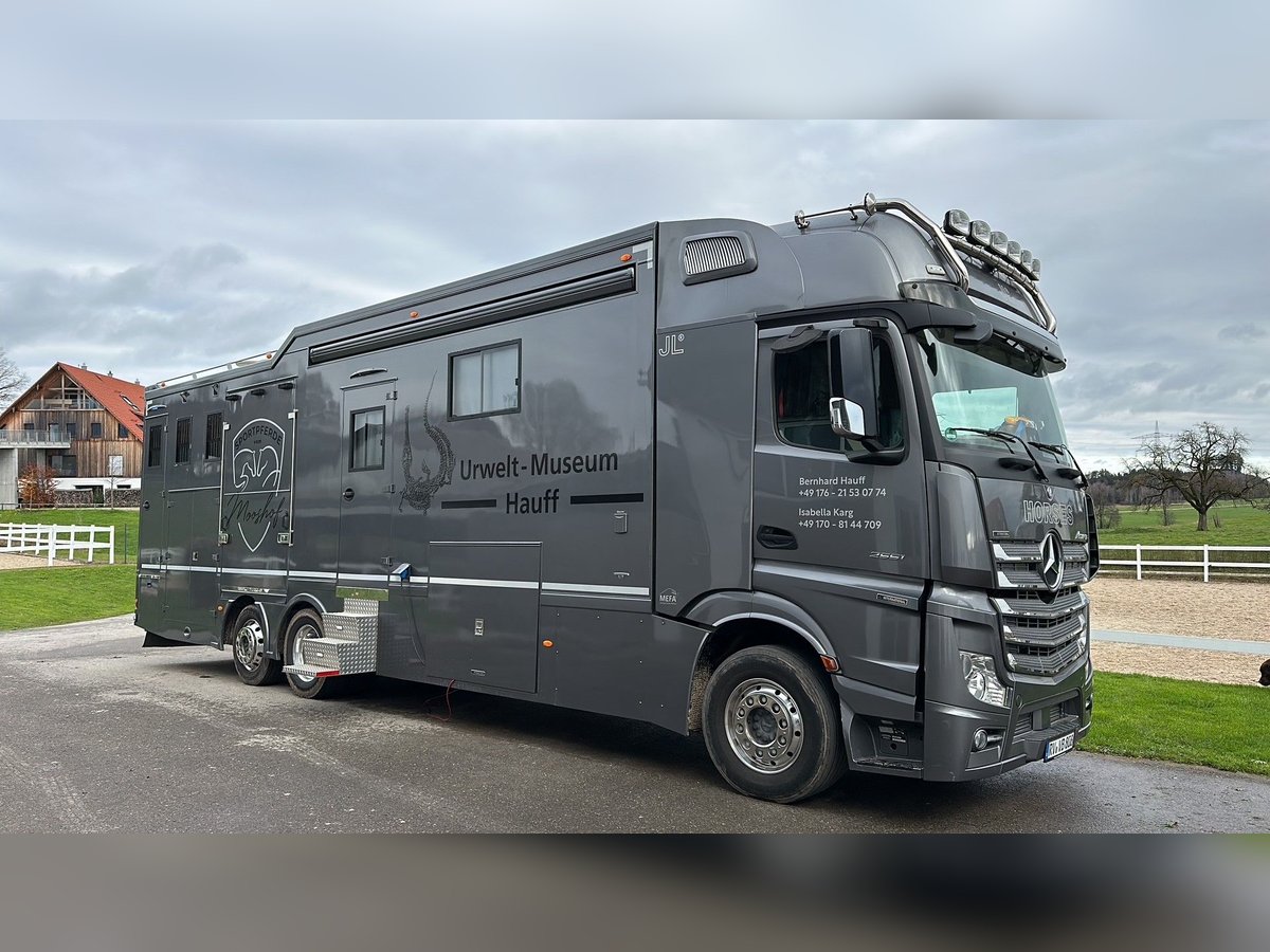 Pferdetransporter JL HighlineXXL DB2551 Actros Wohnmobilzulassung