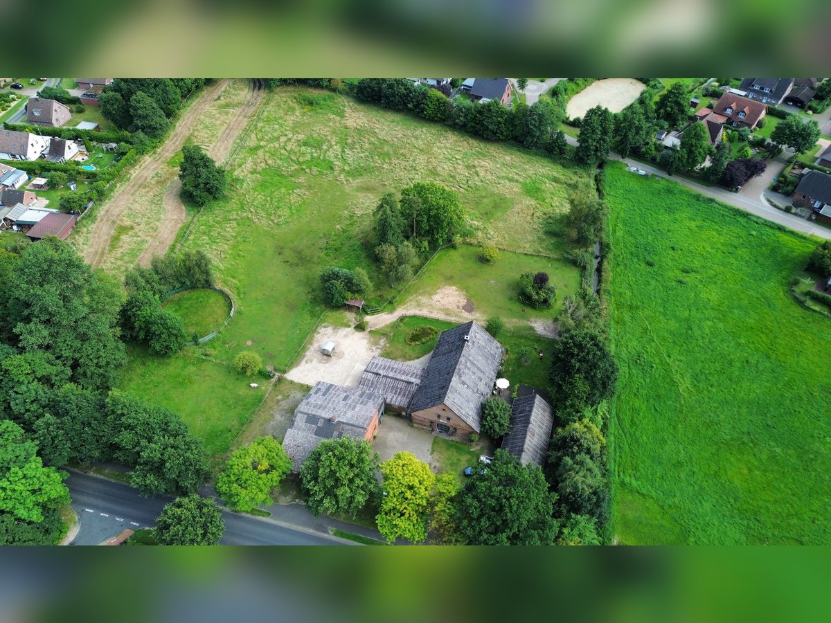 Hofensemble mit ausgebauter Tenne und 1,6ha Land direkt am Haus! Genehmigte Pferdehaltung!