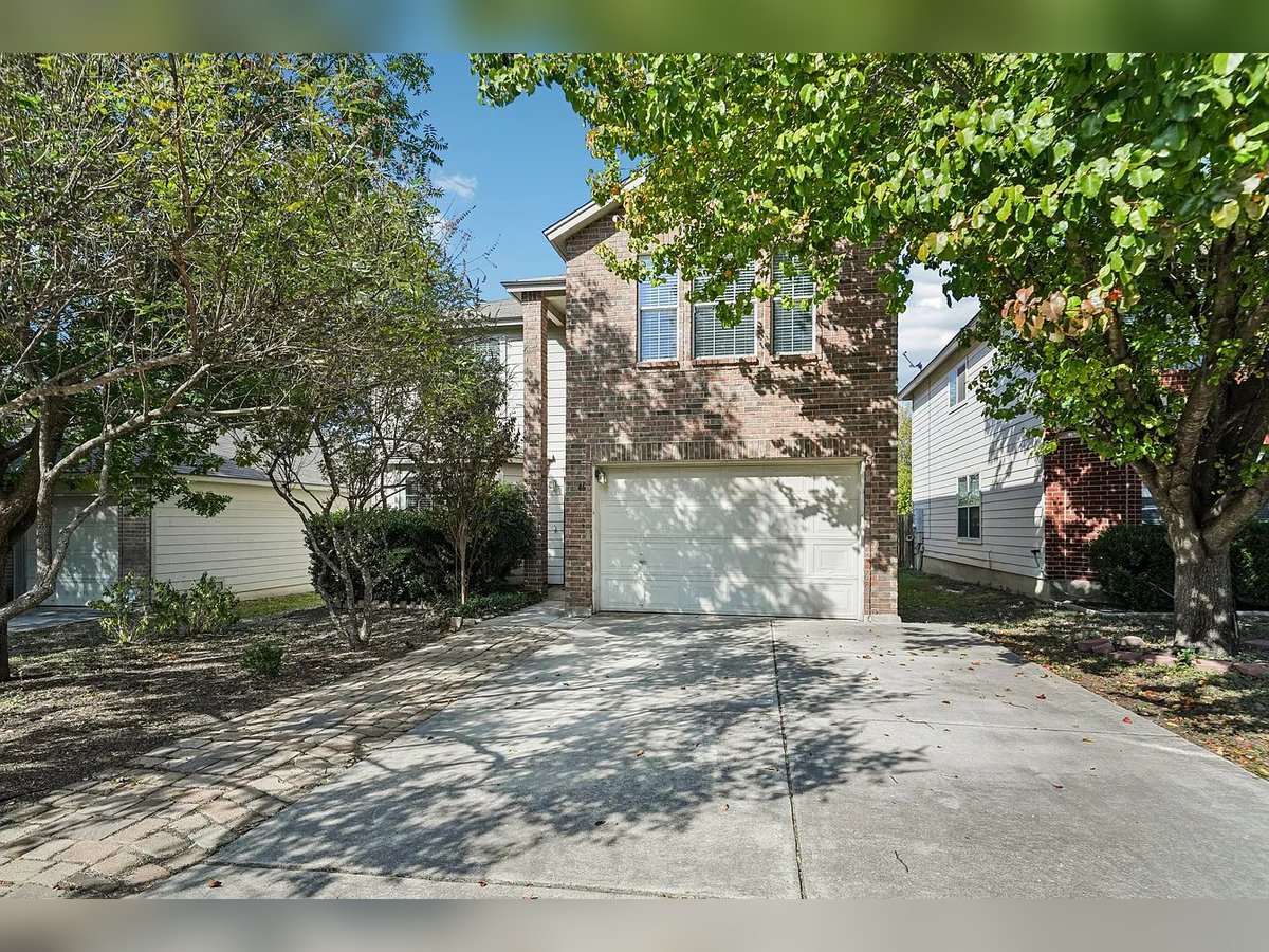 This beautiful 4 bedroom 3 baths property for sale at a giving price 