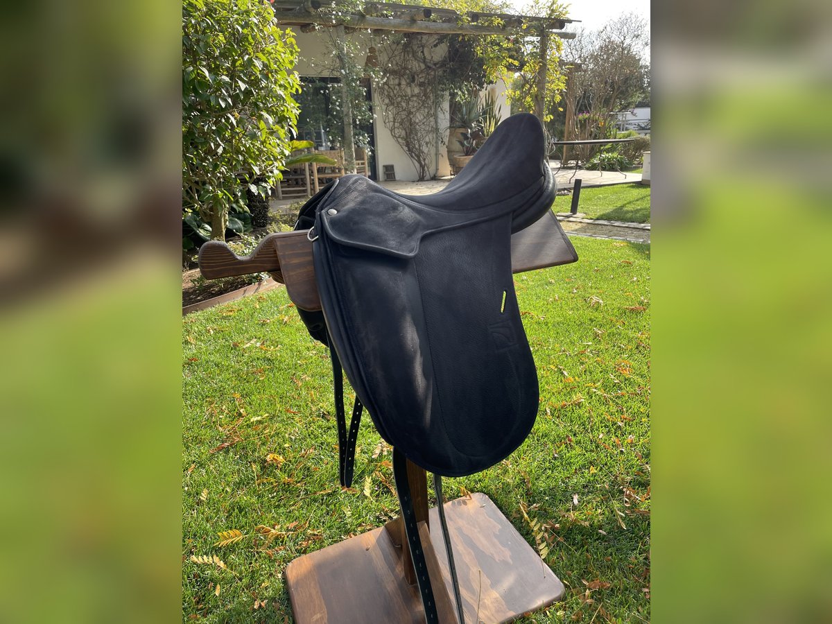 Exclusive and Like New – Childeric Dressage Saddles Await You!