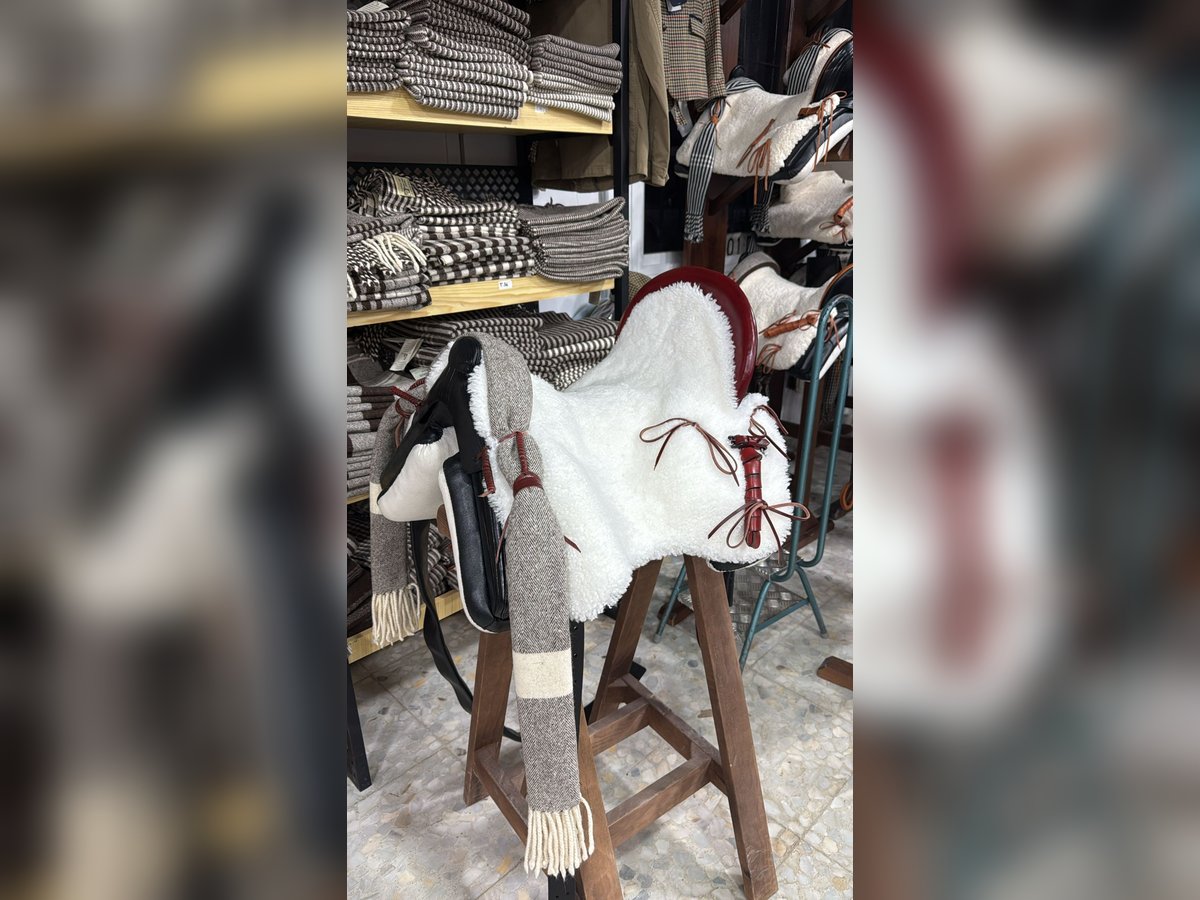 Silla vaquera Cojo Rosa nueva sin estrenar