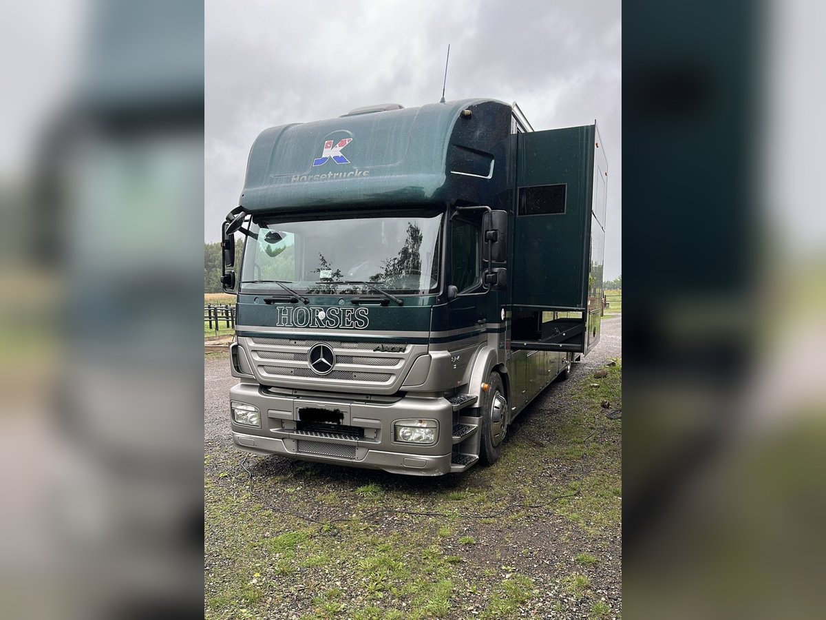 Mercedes Axor 6 Pferde + Wohnung mit Pop out 