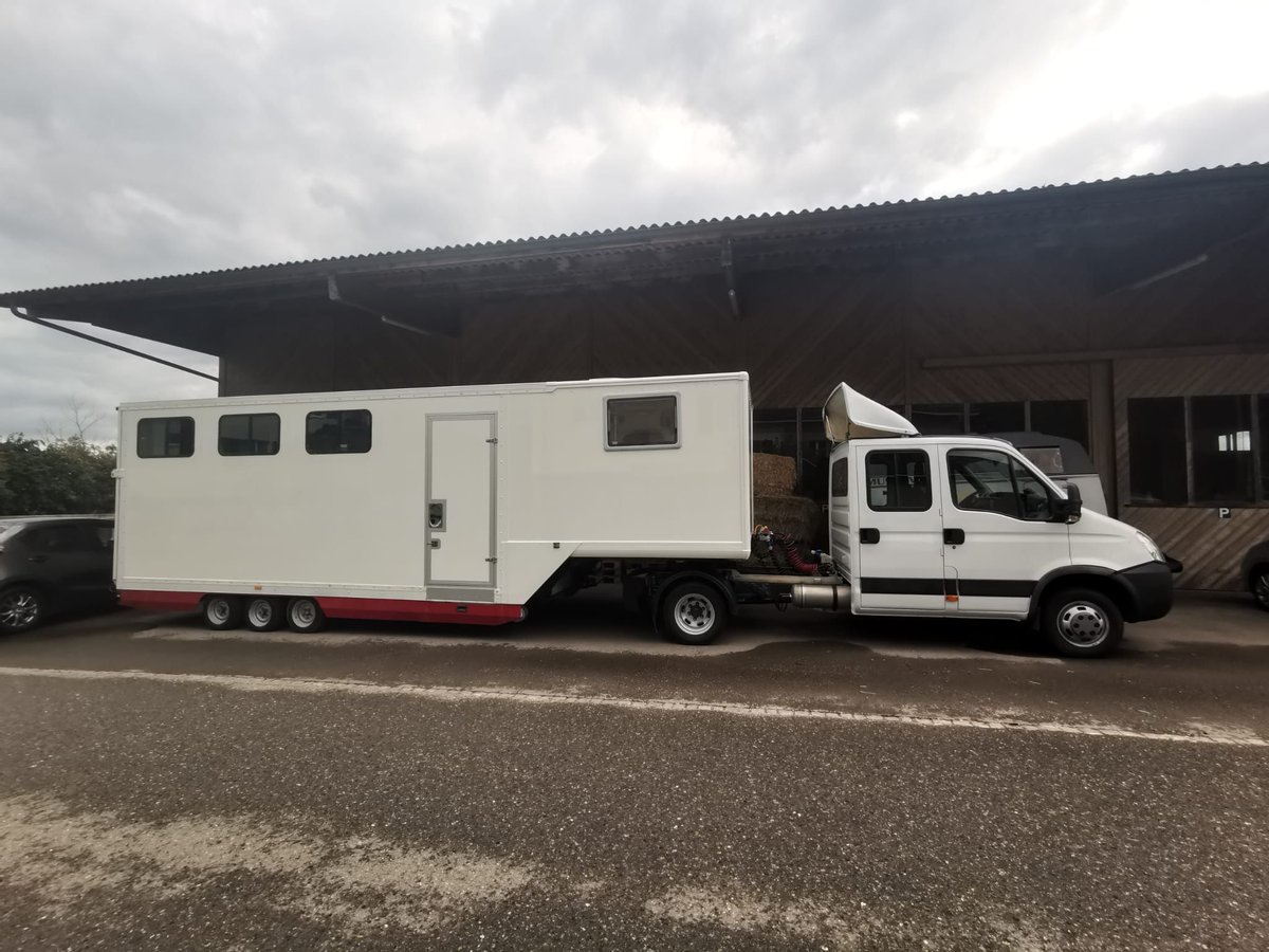 Pferdetransporter für 3 Pferde mit Wohnteil