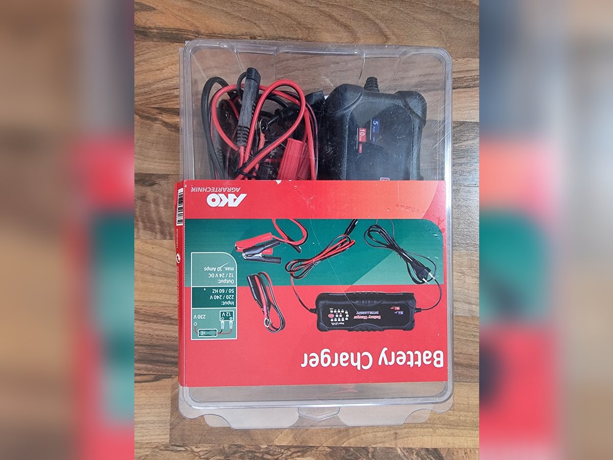 AKO Battery Charger NEU!