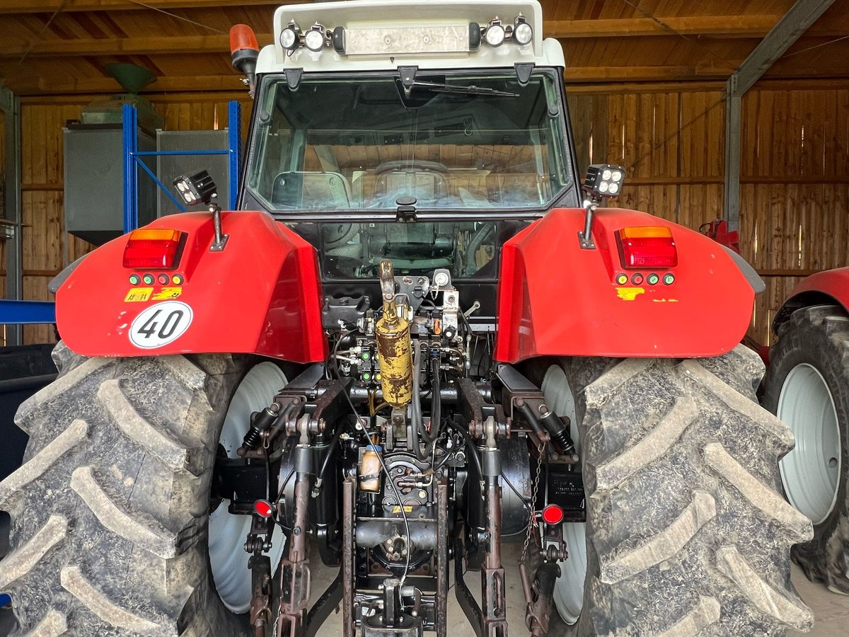 landwirtschaftlicher Traktor