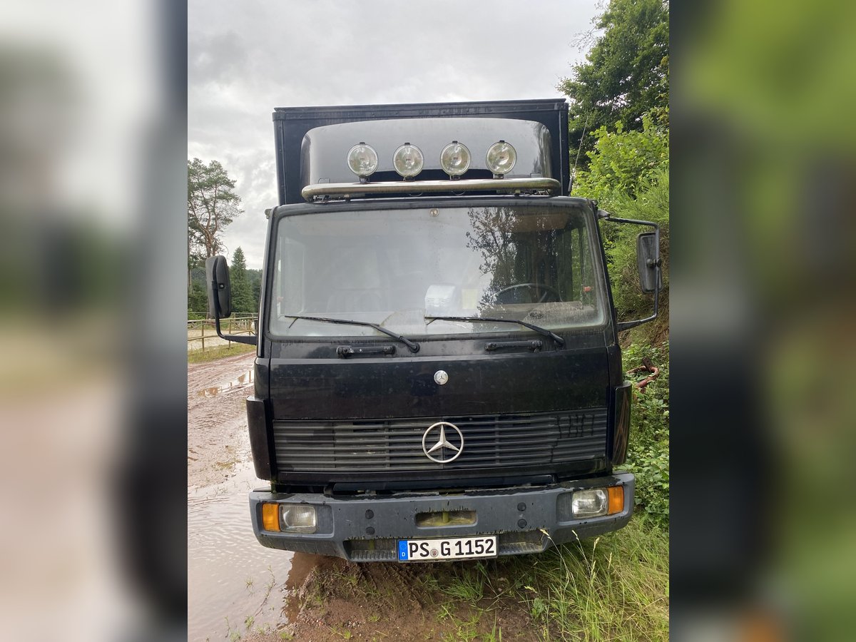 Mercedes-Benz 814 Pferde LKW