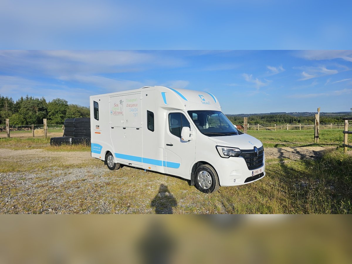 Proteo Switch 165CV 5 places à louer - Somme-Leuze