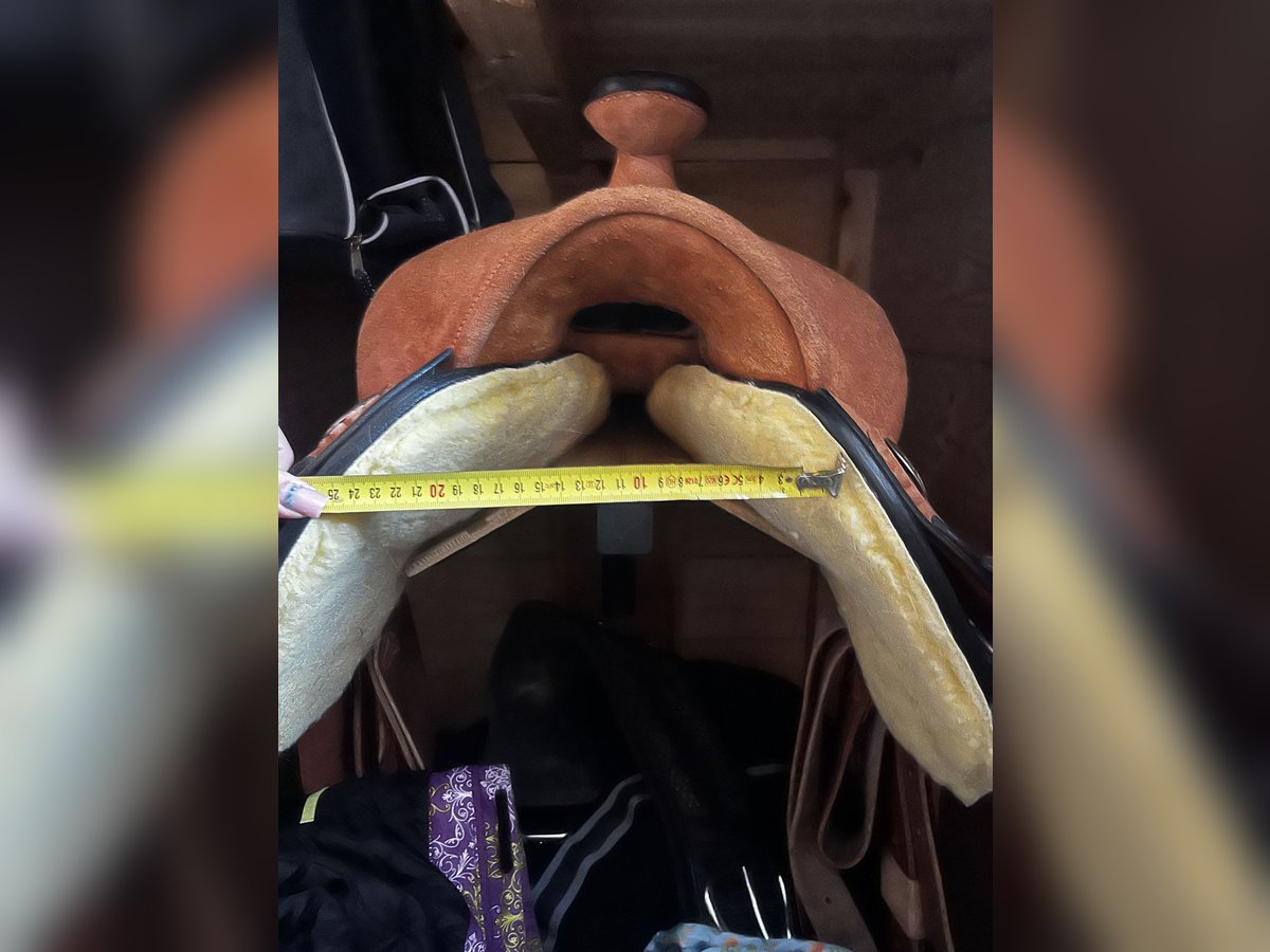 Westeren saddle from Tom Zajac saddlery 