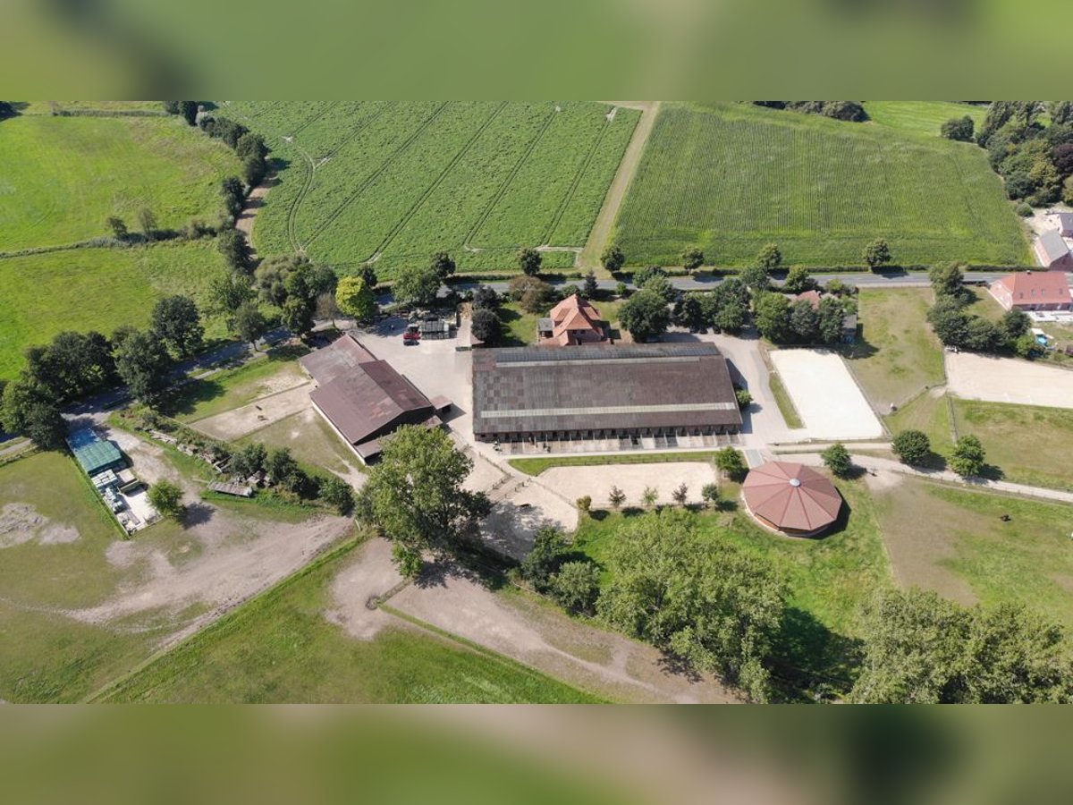 Prämierte und topgepflegte Reitsportanlage mit guter Anbindung in Riede!