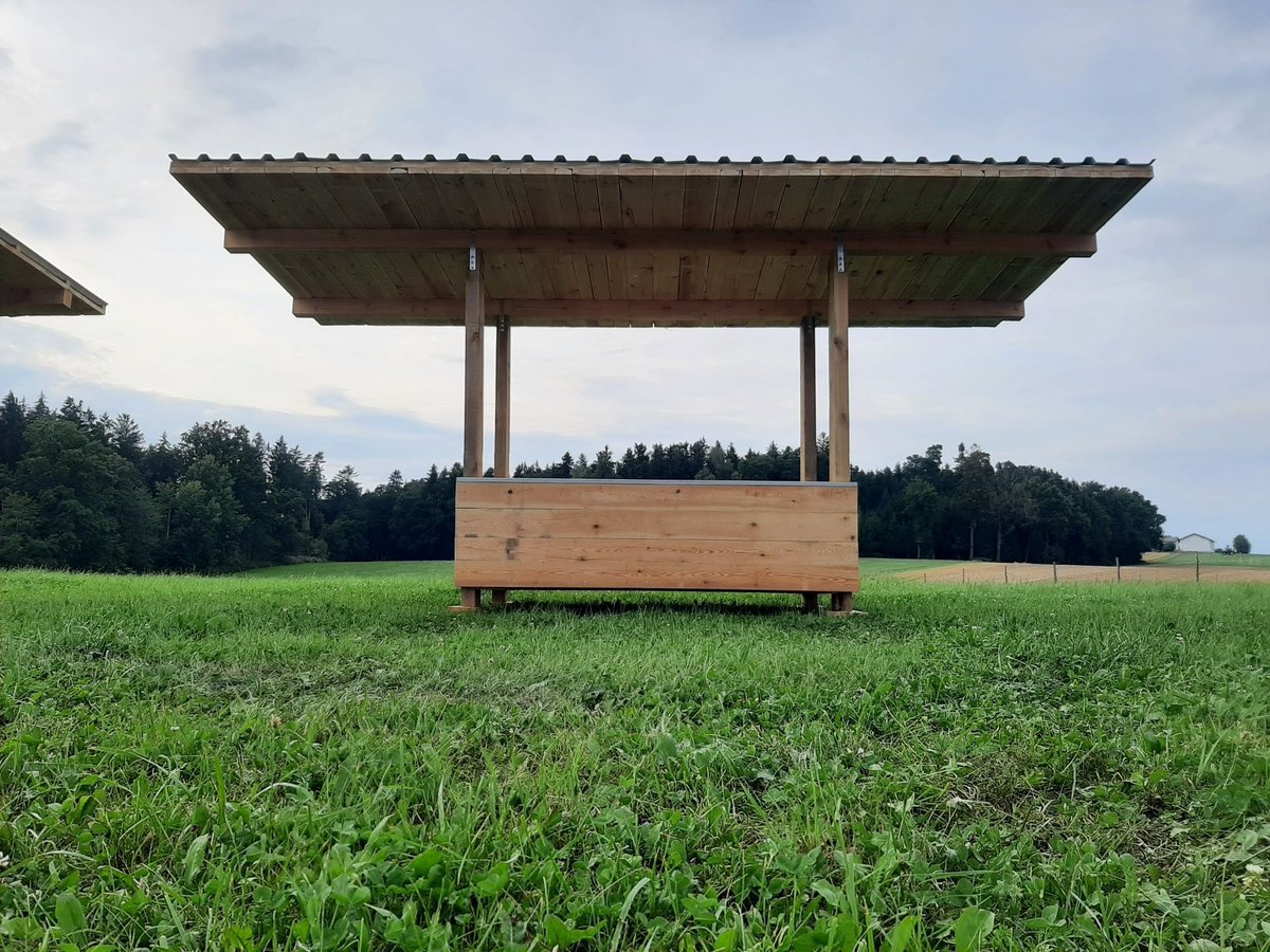 MASSIVHOLZ-HEURAUFEN mit XXL-Dachüberstand für Quaderballen und Rundballen geeignet