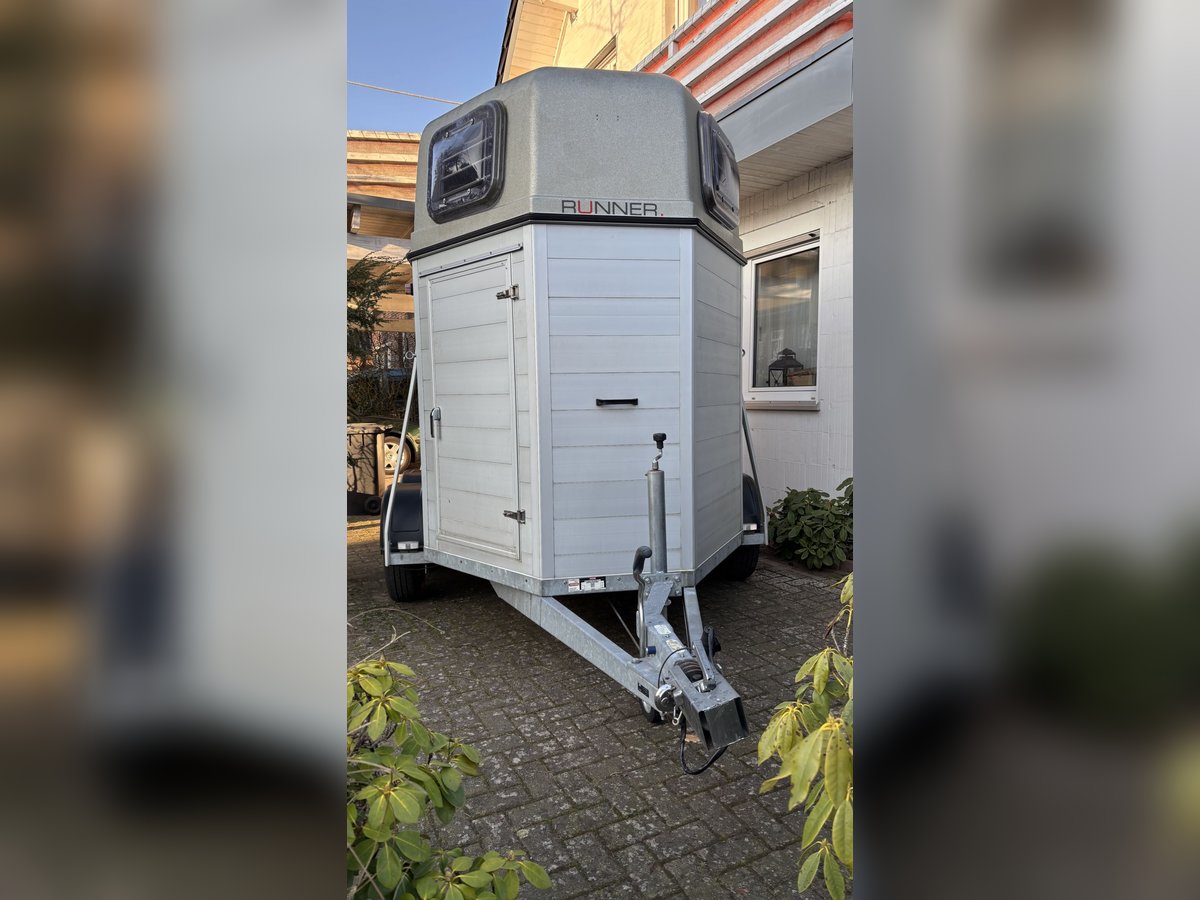 Alu 2er Pferdeanhänger NEUWERTIG 