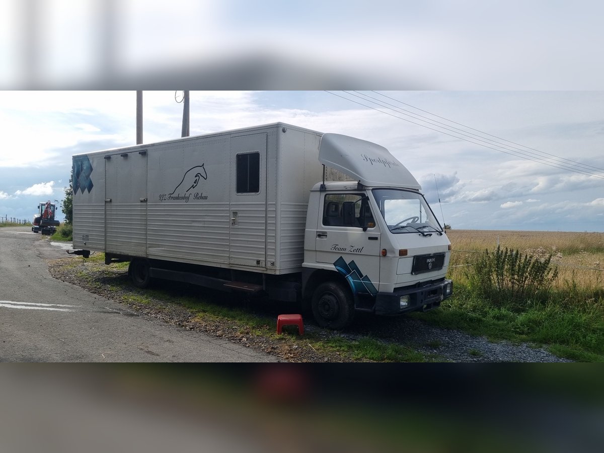 MAN Pferdetransporter mit Stallzelt ohne TÜV