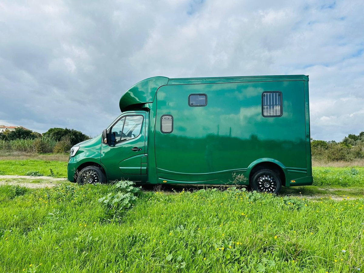 Pferdetransporter Renault ATM Haras / 5-Sitzer / Automatik Getriebe