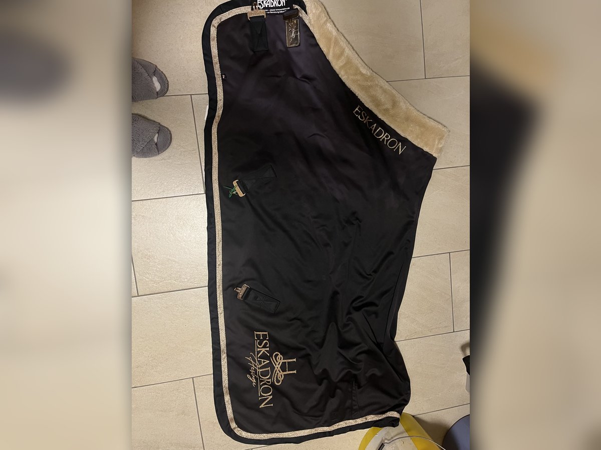 Eskadron Abschwitzdecke Softshell 125 S Heritage Schwarz Roségold