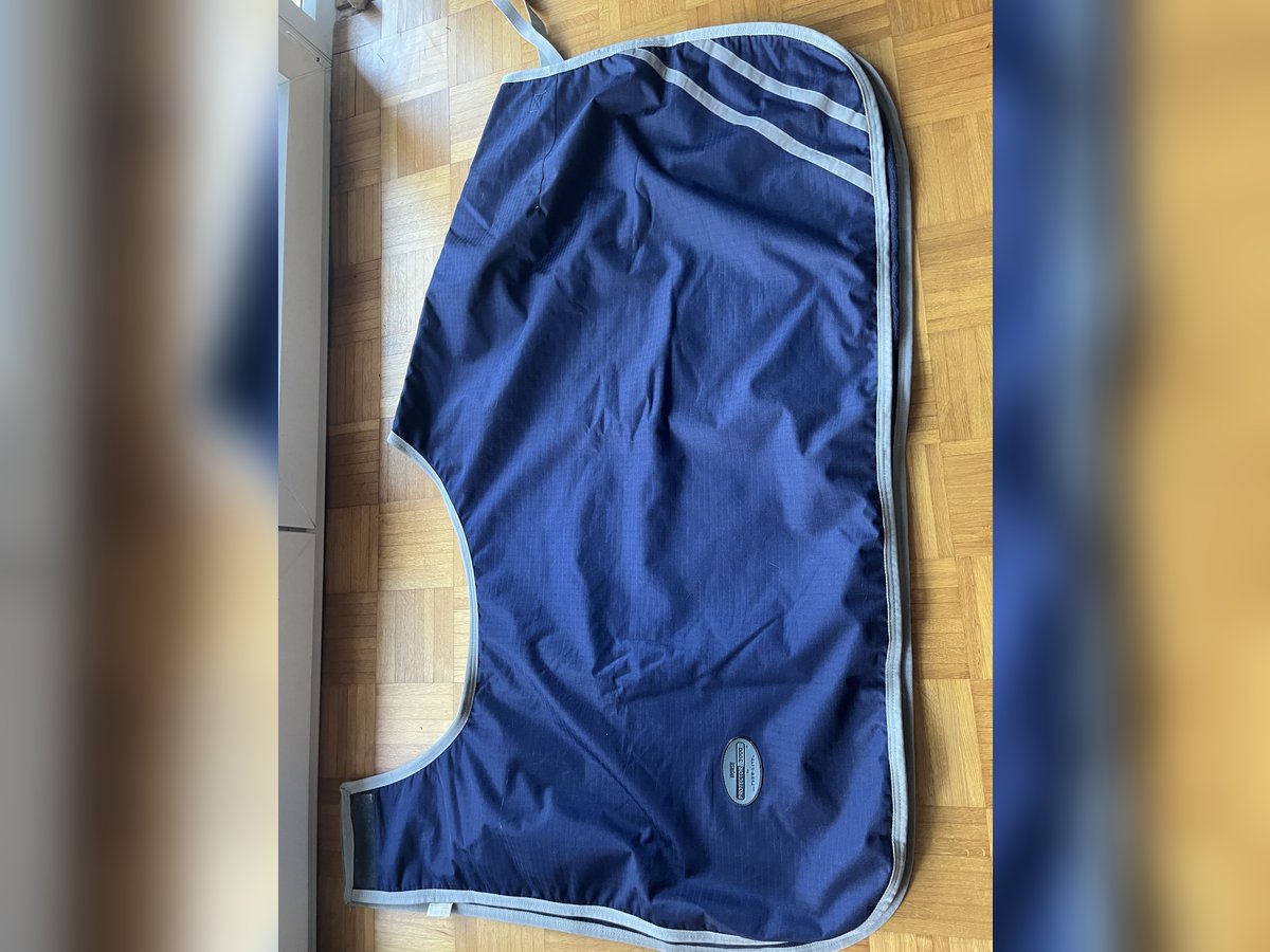 Wasserdichte Ausreitdecke neuwertig 