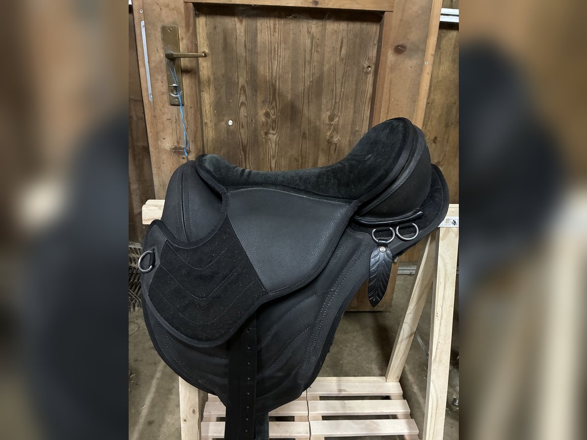 Barefoot Sattel justadjust