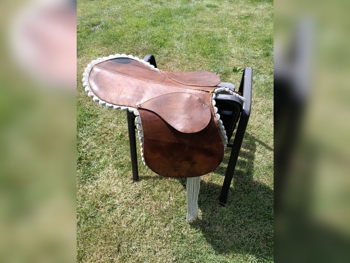 günstig baumloser Ponysattel - Leder mit dickem Filzpad