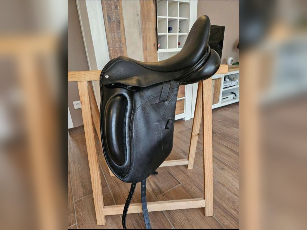 Custom Dressursattel | Baujahr 2014
