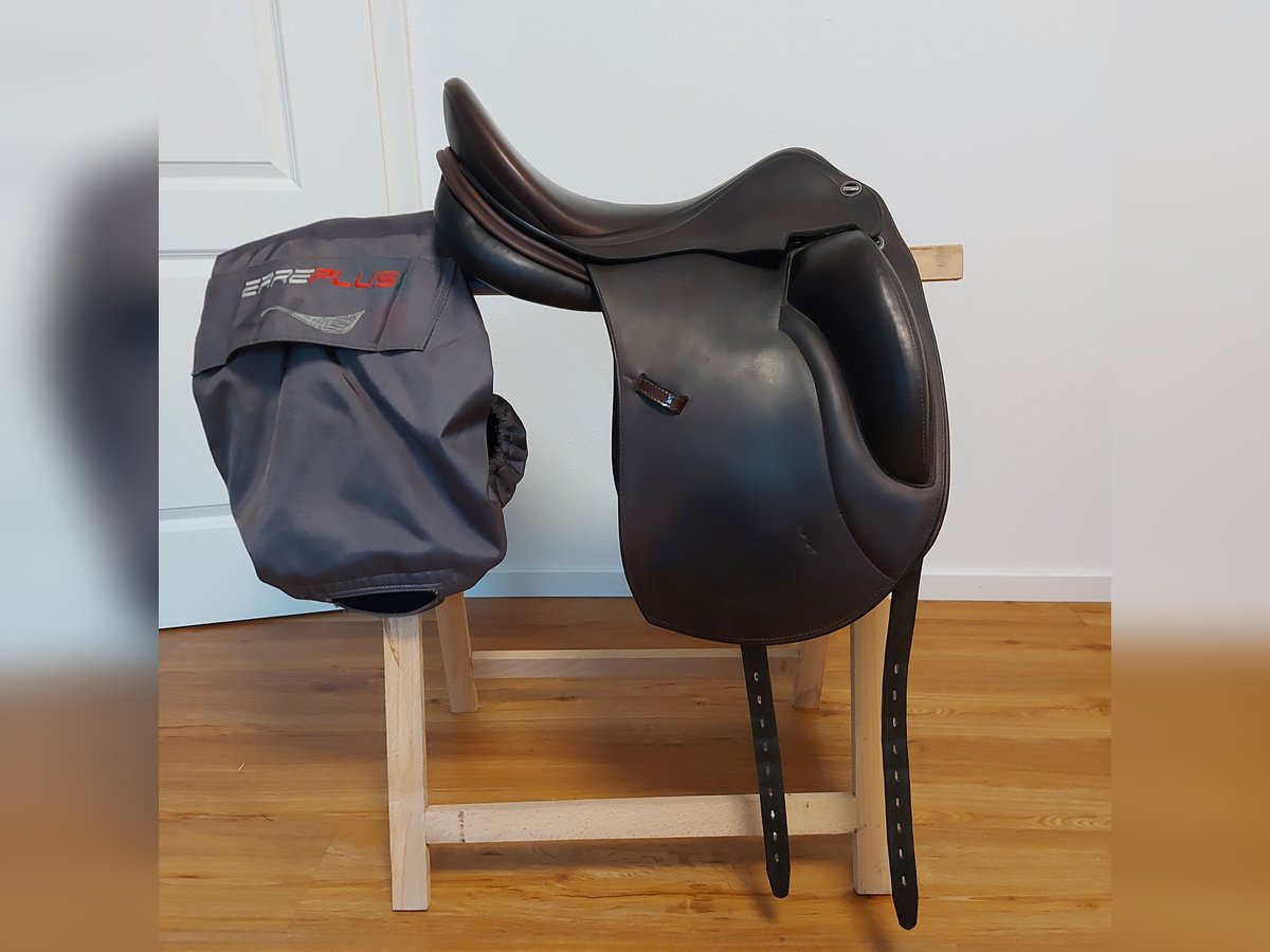 Dressursattel Erreplus Vittoria 17 Zoll Monoblatt braun