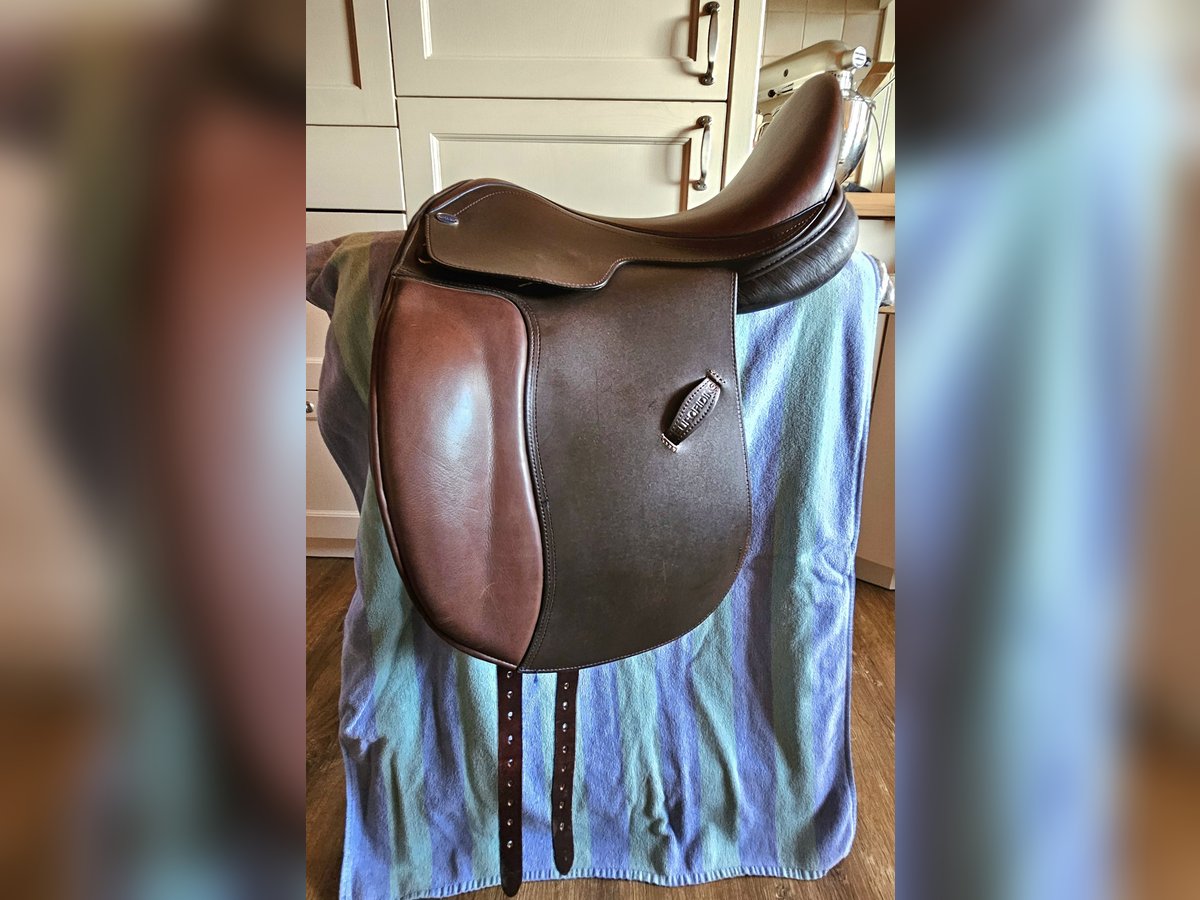 Euroriding ACHAT Dressur 17" 34er Kammer