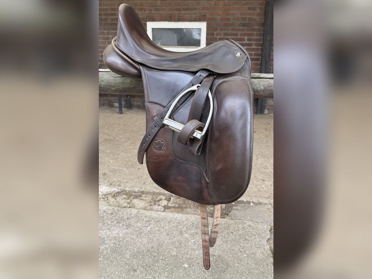 Hennig Dressursattel 