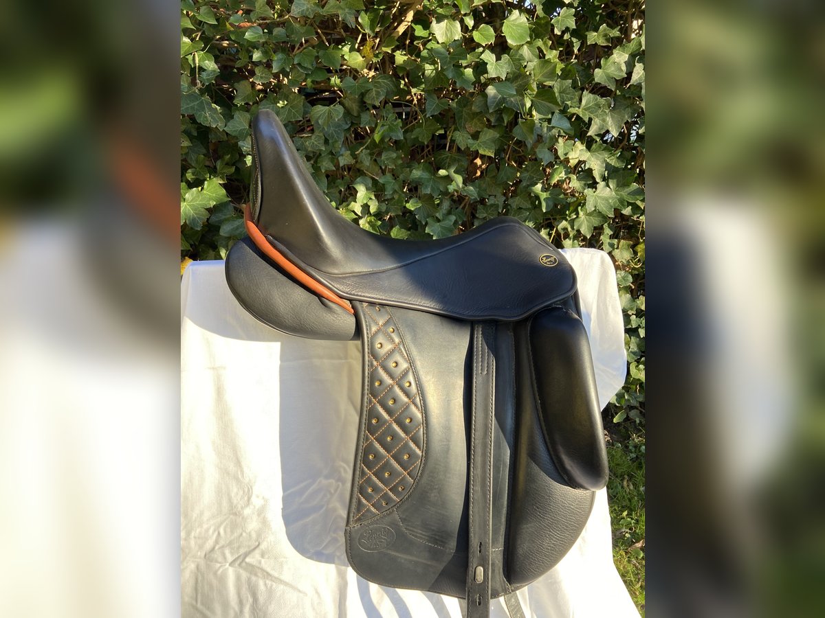 Hennig MFT Dressursattel Sonseredition