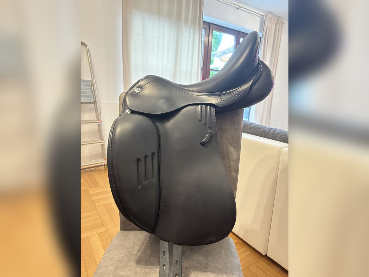 Neuwertiger Prestige x Doge Dressursattel 17‘‘