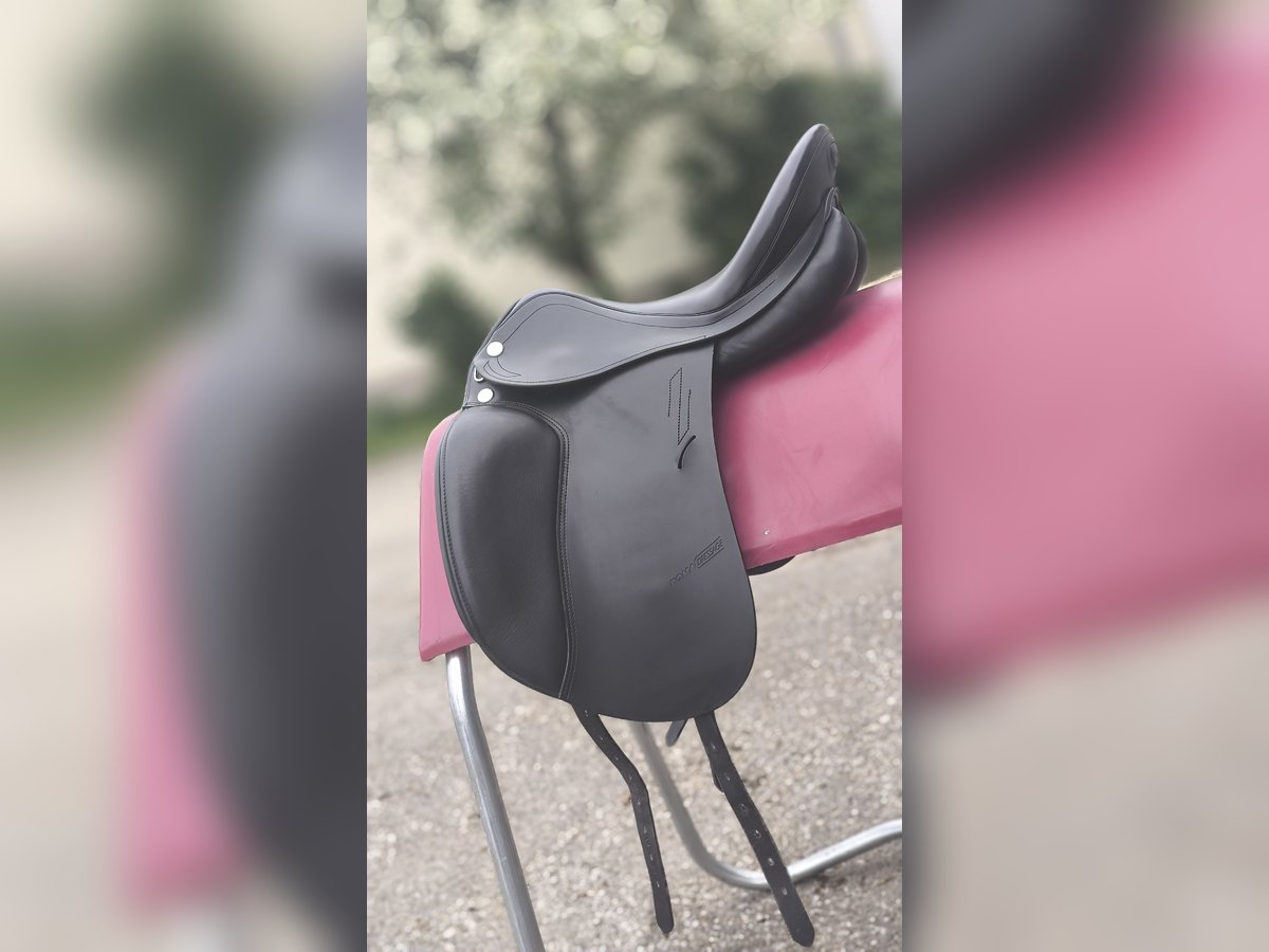 Prestige Roma Dressage – 17 Zoll, Kammerweite 34, neuwertig – Messesattel zum Sonderpreis