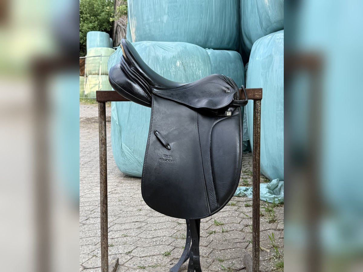 Stübben Tristan de Luxe Dressursattel 17 Zoll