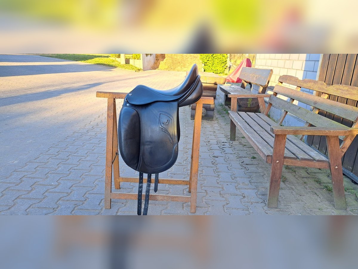Tech 1 Sattel Dressur 17" Erreplus