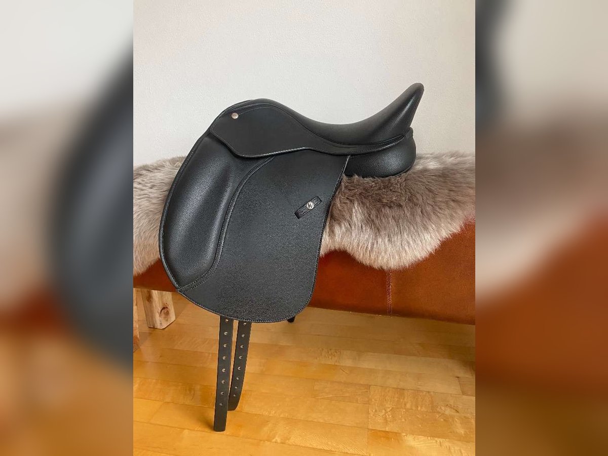 Wintec 500 Dressursattel HART 15" mit komplettes Set Absolut Neuwertig