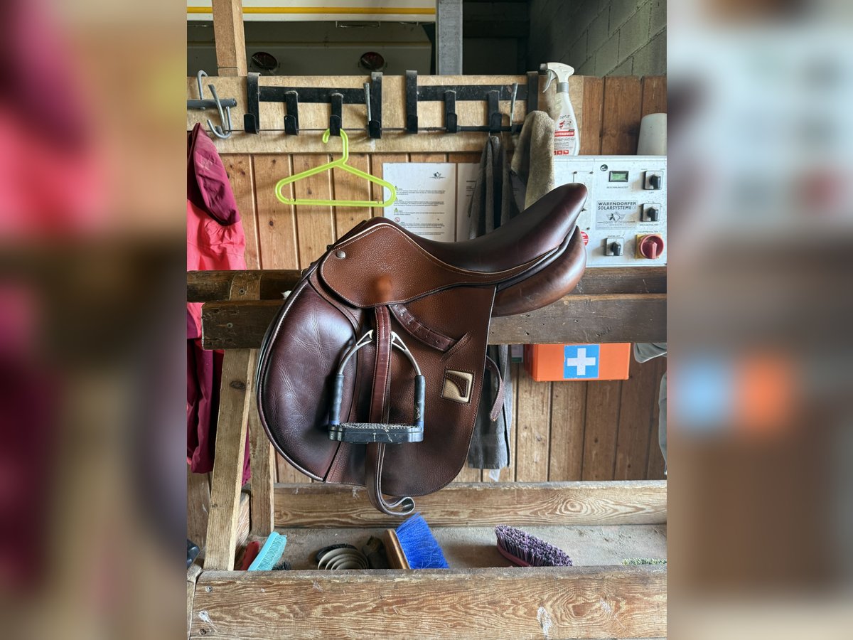 Childeric France Vielseitigkeits-/Springsattel Childeric France Vielseitigkeits-/Springsattel