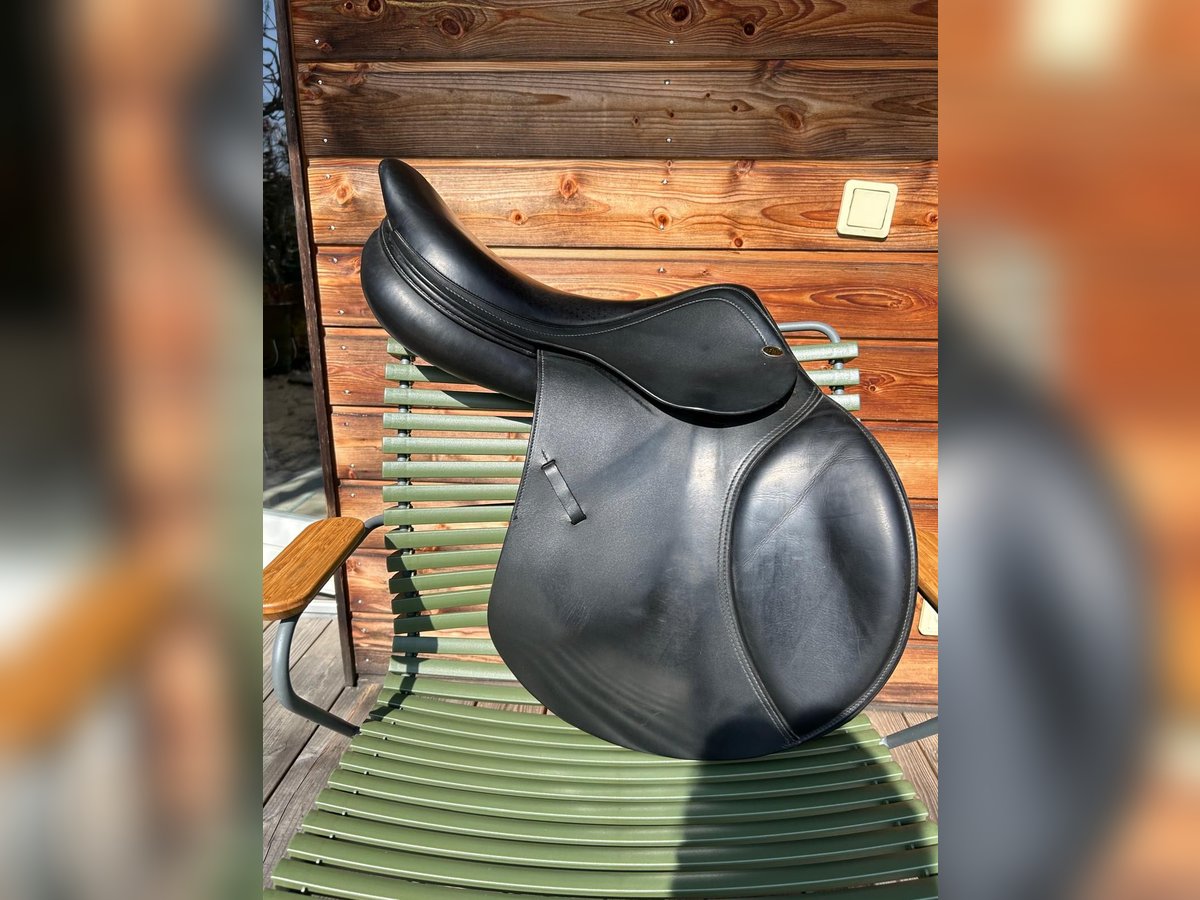 Cobra Springsattel schwarz 17,5 Zoll in sehr gutem Zustand