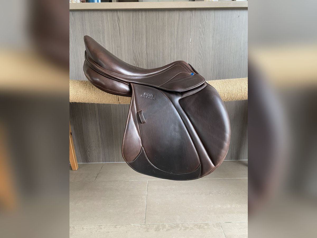Jumping saddle Stuebben Aviator