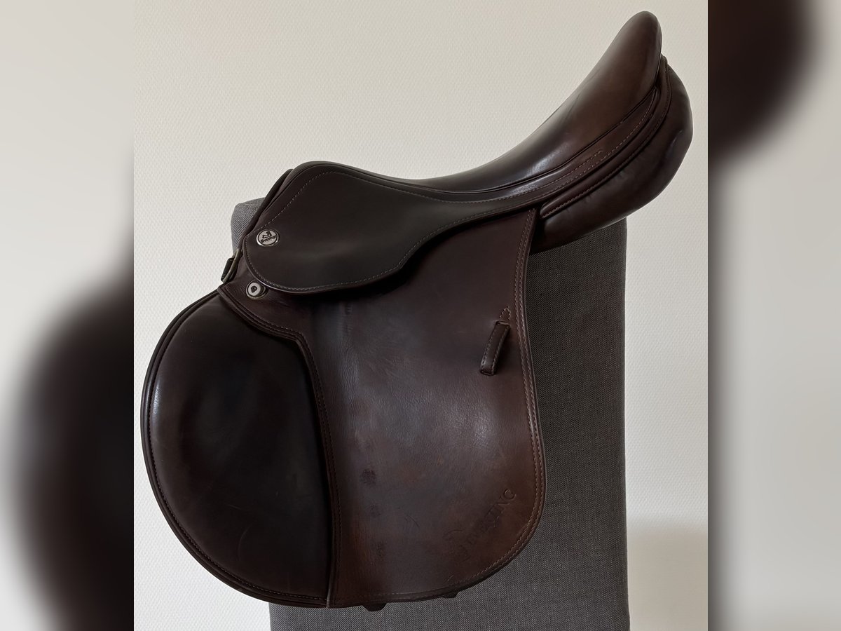 Prestige Eventing braun, 17“, 33 Kammer sehr guter Zustand