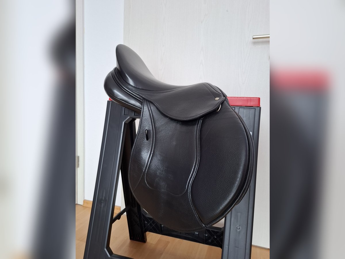 Schlese Springsattel "Jive", 17,5 Zoll, Top-Zustand + Zubehör