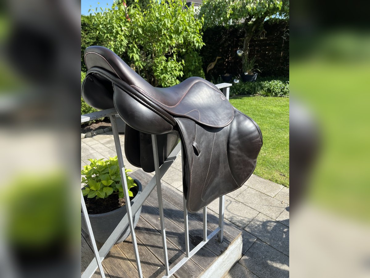 Springsattel Dresch Dubai Jump 17 Zoll, braun