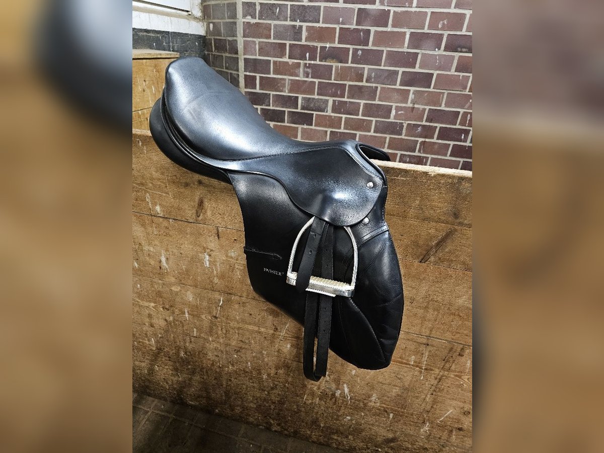 Top gepflegter Springsattel von Passier zu verkaufen!