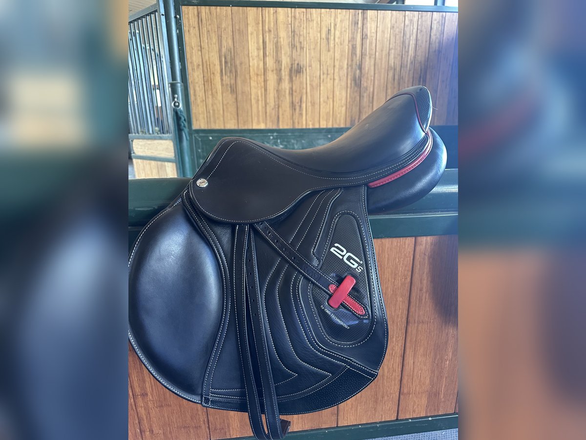 Verkaufe CWD 2Gs Springsattel | 17" | Maßanfertigung | Wie neu | Standort: Köln