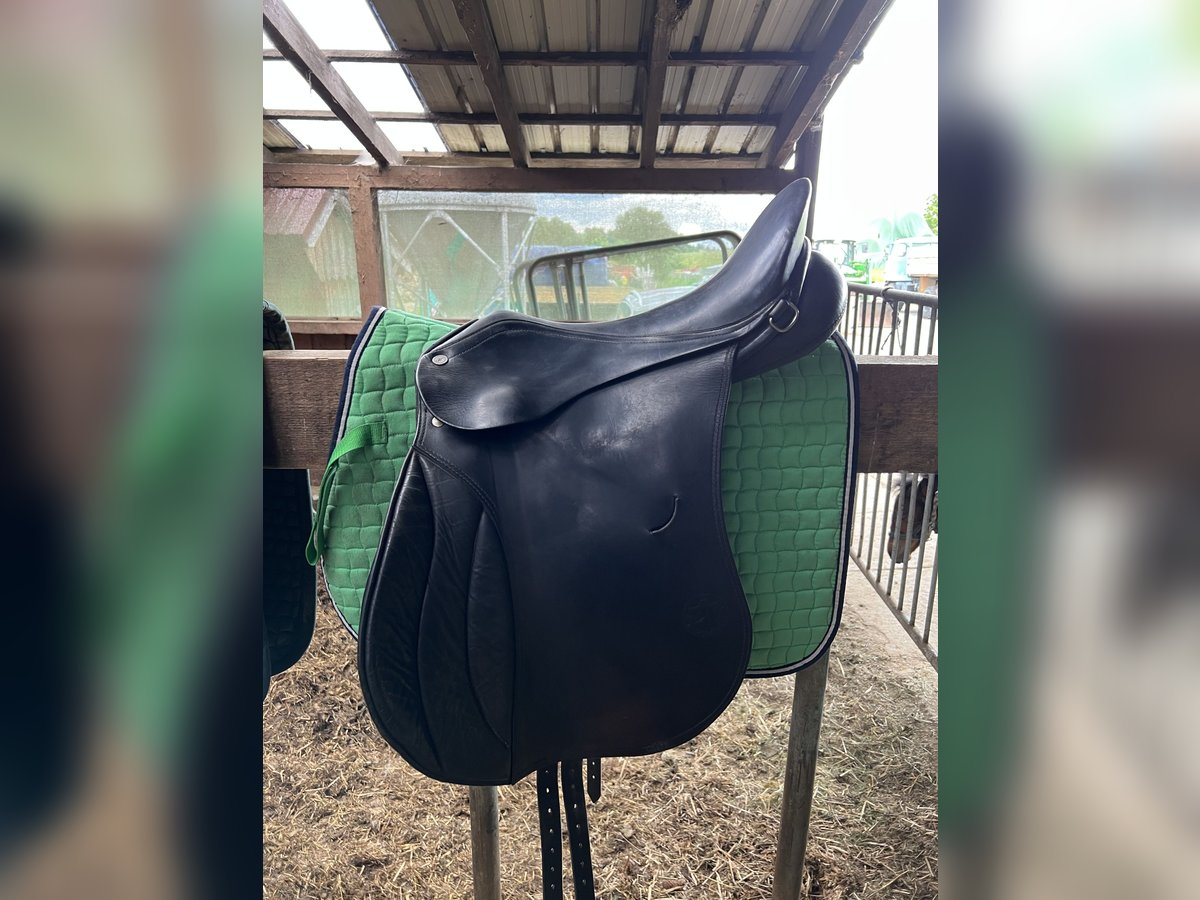 Hennig VS Sattel breite Kammer 18”
