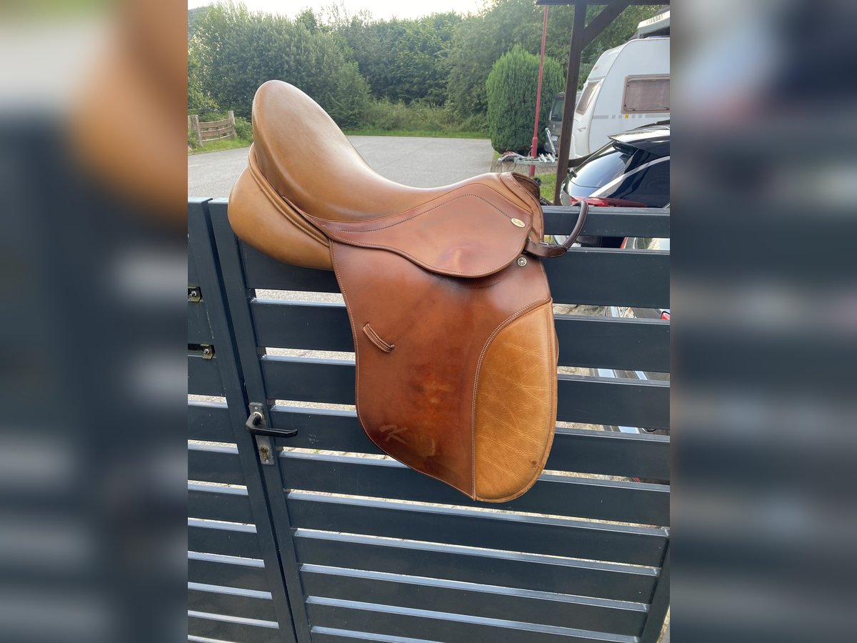 Kentaur Kassiopeia Vielseitigkeitssattel 17 1/2 Zoll cognac mit Steigbügelriemen