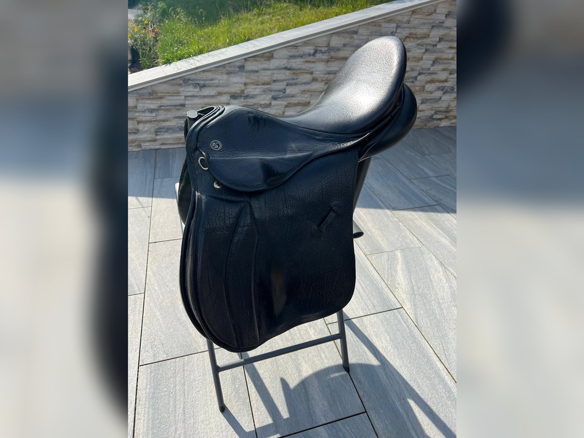 Kieffer Vielsseitigkeitssattel 17 Zoll