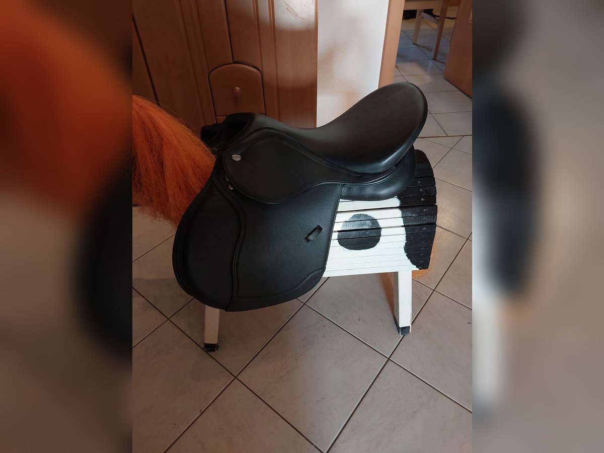 Letek Vielseitigkeitssattel fast neu