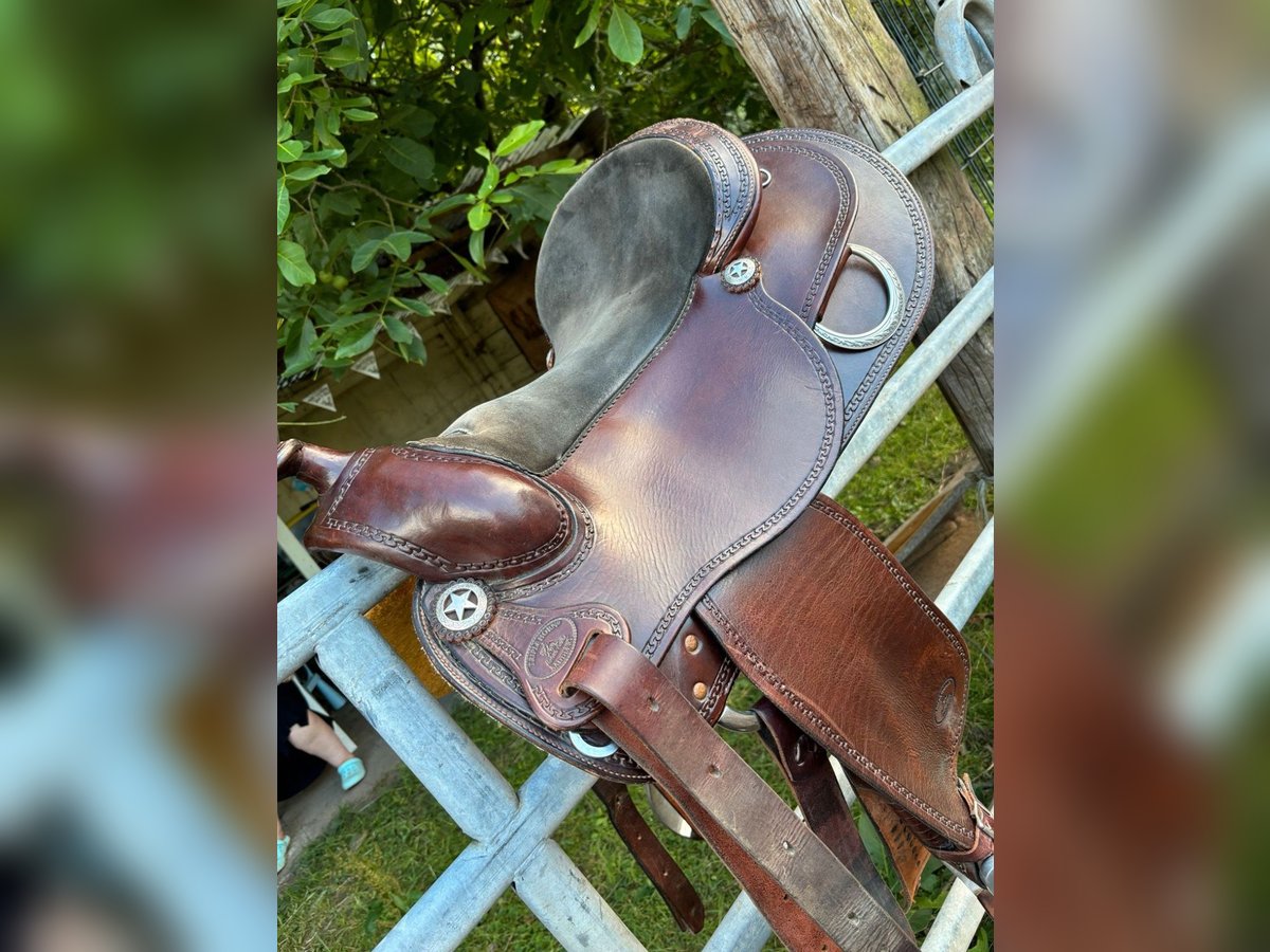 Westernsattel für Warmblut/Kaltblut (inkl. Gurt & Bezug)