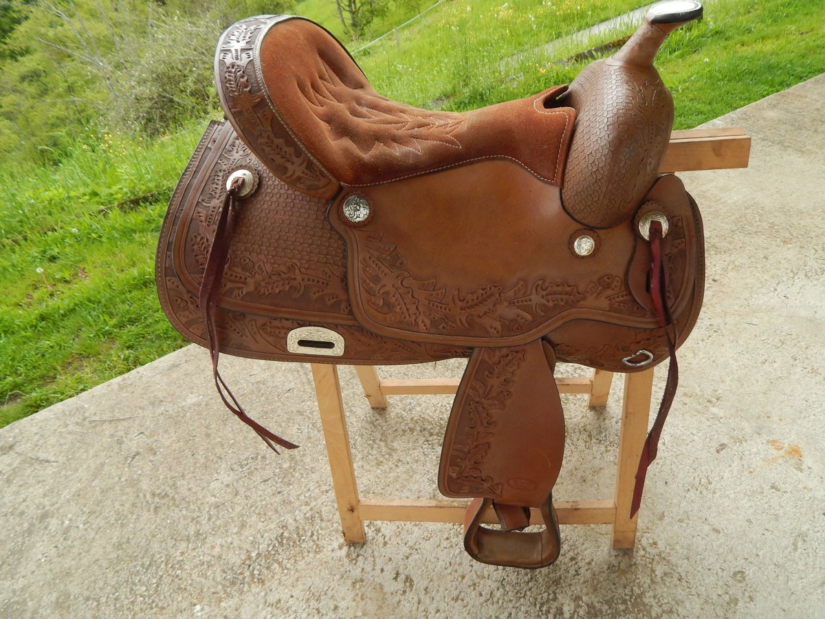 Westernsattel von Royal King mit Eichenmuster