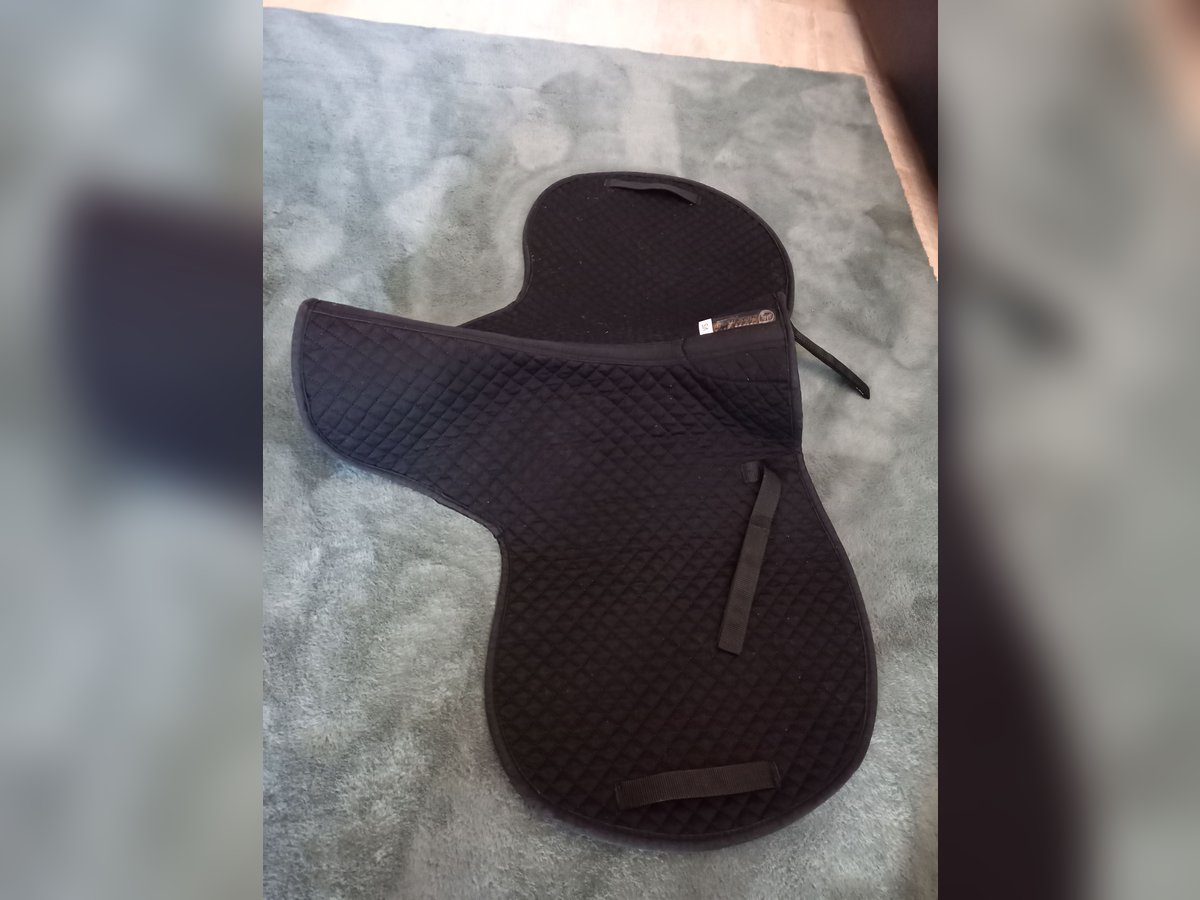Schwarze Satteldecke von Horse Friends