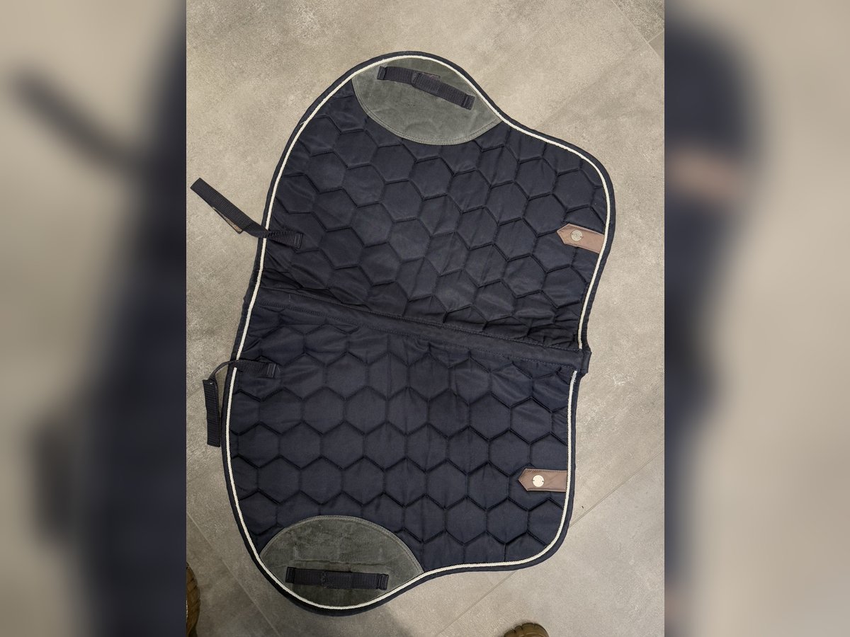 Dunkelblaue fast neue Schabracke 