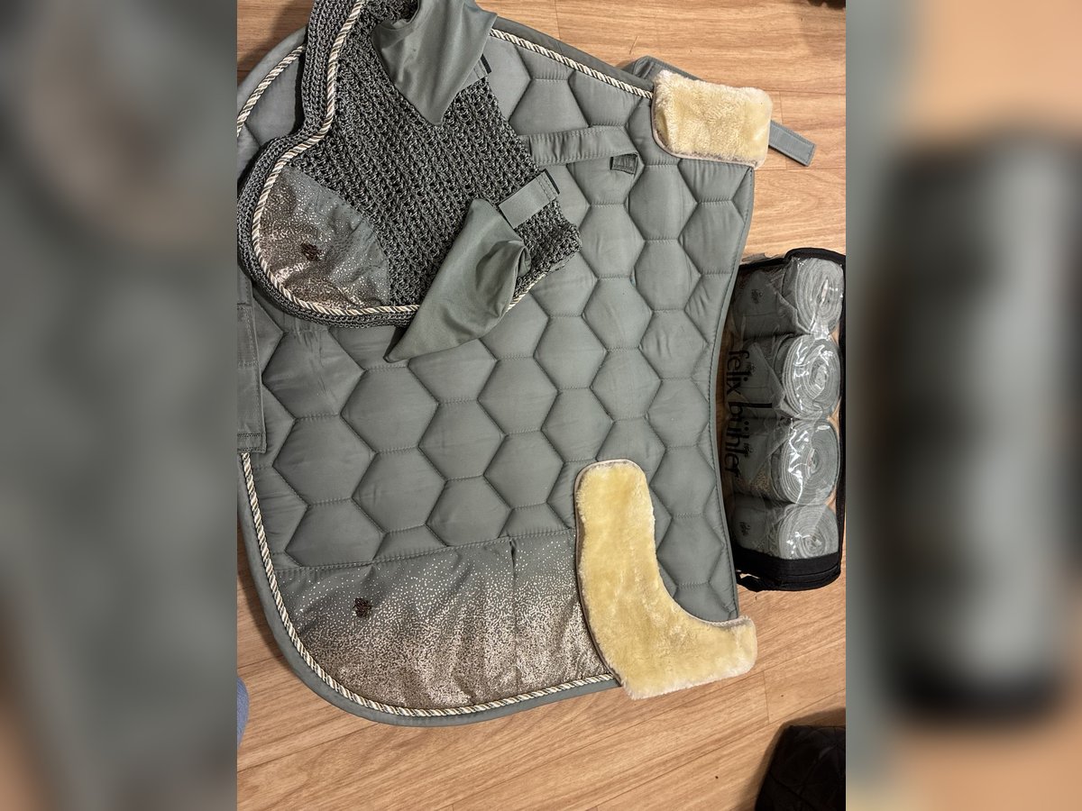 Felix Bühler VS Set Olivgrün mit Bandagen und Fliegemütze